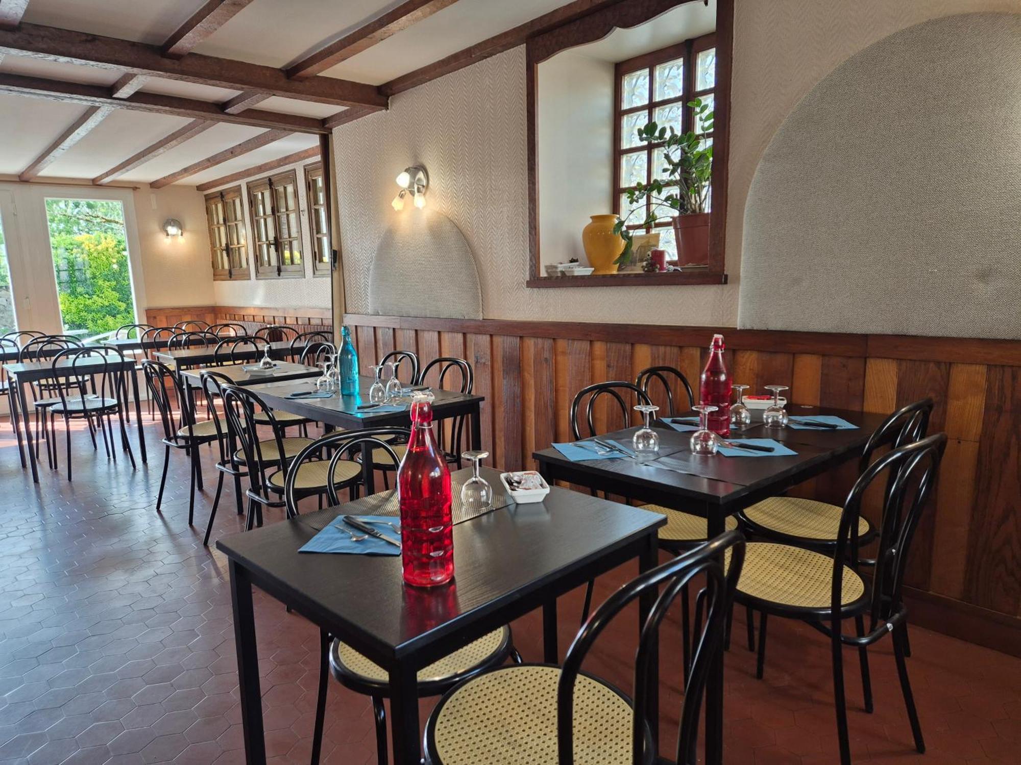 Logis Hotel Restaurant L'Oustal Naves  Exterior foto